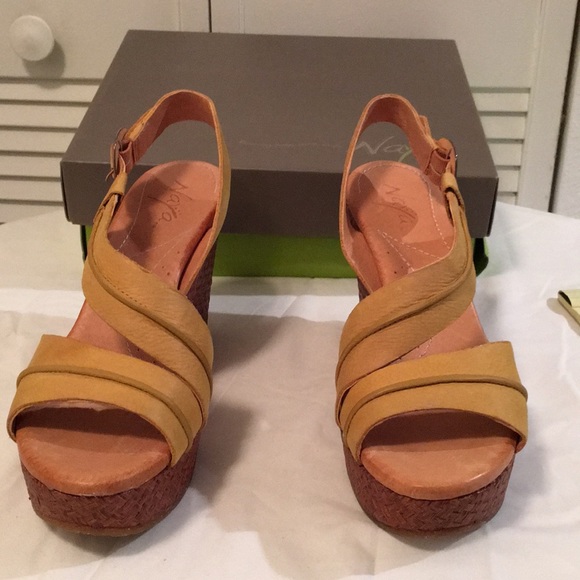 naya wedge sandals